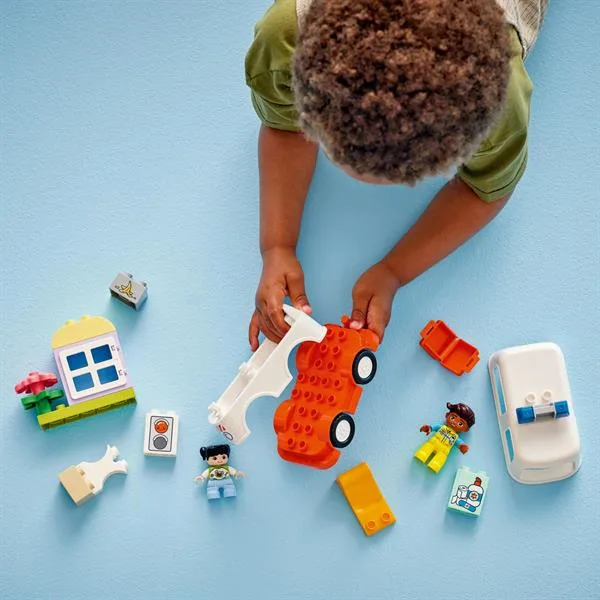 LEGO DUPLO Конструктор Швидка допомога 19 деталей пластик 26х19х9 см