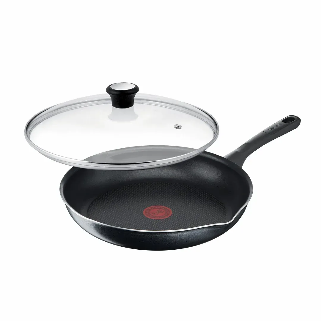 Сковорода з кришкою Tefal Day by Day, діаметр 28 см, алюмінієва, з бакелітовою ручкою та скляною кришкою, чорного кольору.