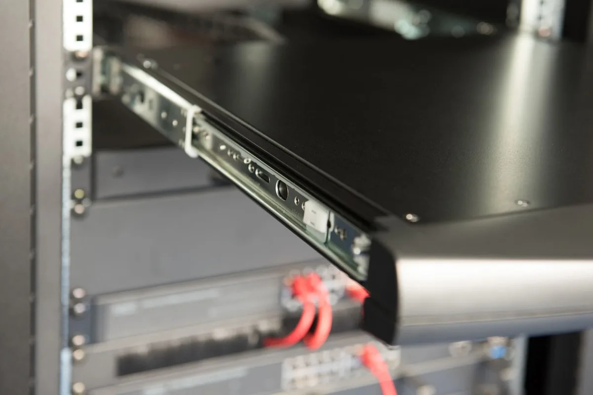 Консоль DIGITUS Modular 19" TFT, 16 port KVM, US keyboard, чорна