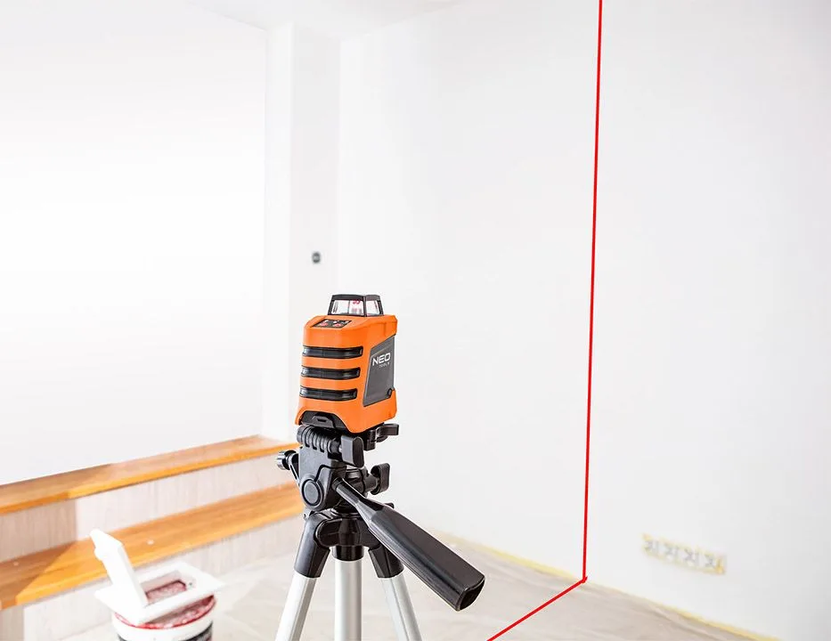 Лазерний рівень Neo Tools до 15м ±0.03мм/м червоний промінь 360° вертикальний з кейсом та штативом 1.5м IP5.
