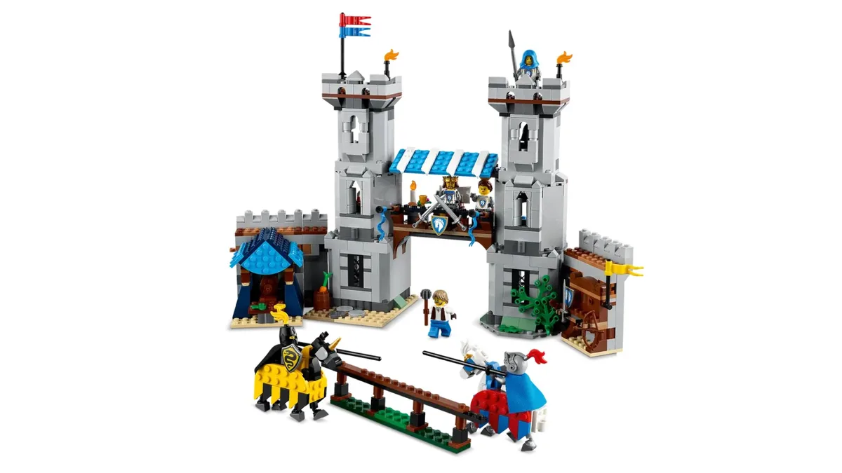 Конструктор LEGO Creator Середньовічний замок із лицарем на коні