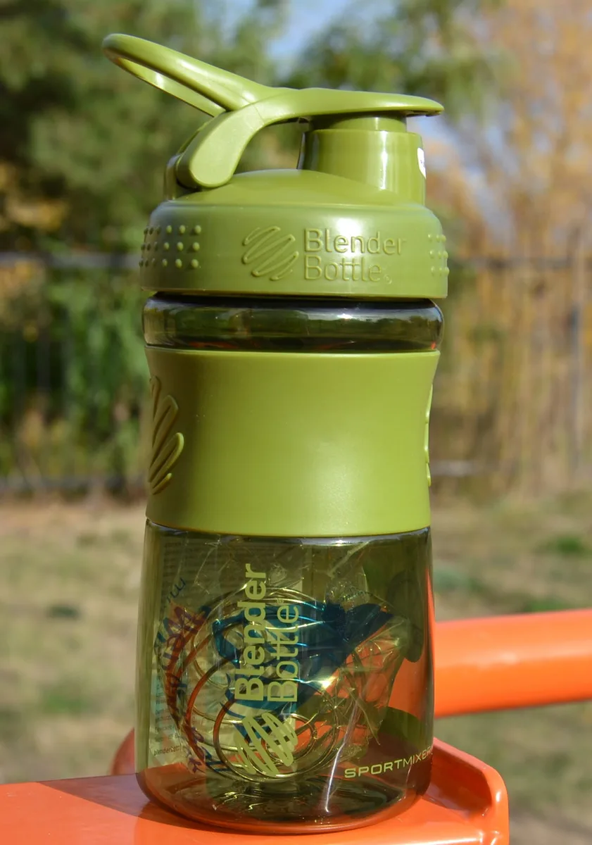 Шейкер BlenderBottle Tritan 590 мл Зелений