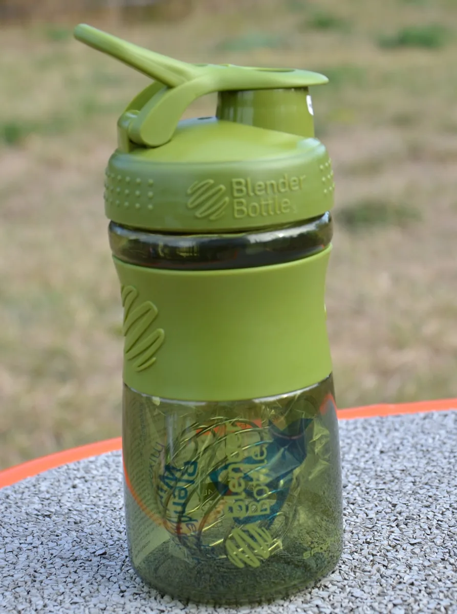 Шейкер BlenderBottle Tritan 590 мл Зелений