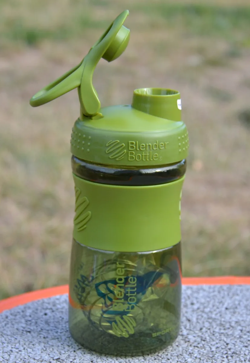Шейкер BlenderBottle Tritan 590 мл Зелений