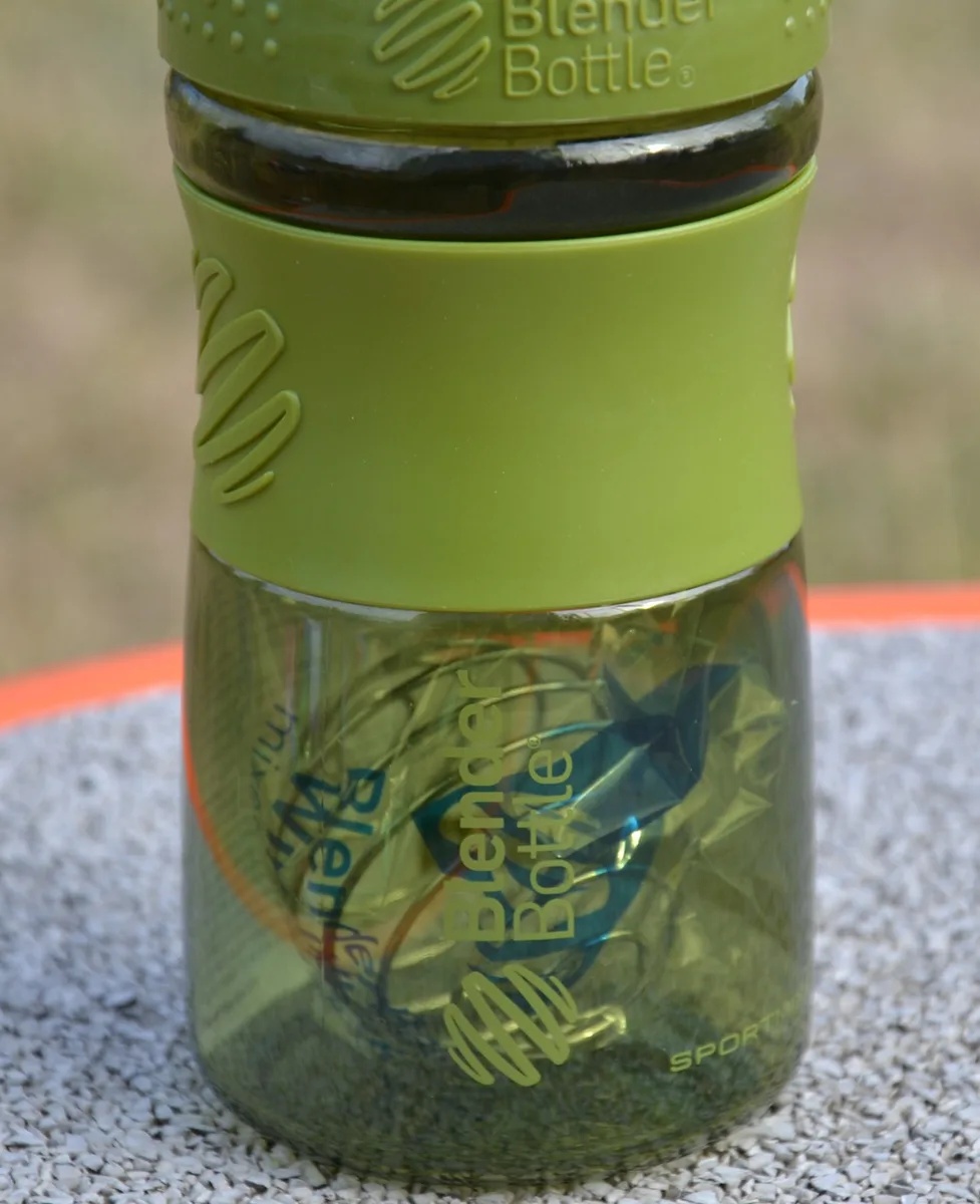 Шейкер BlenderBottle Tritan 590 мл Зелений