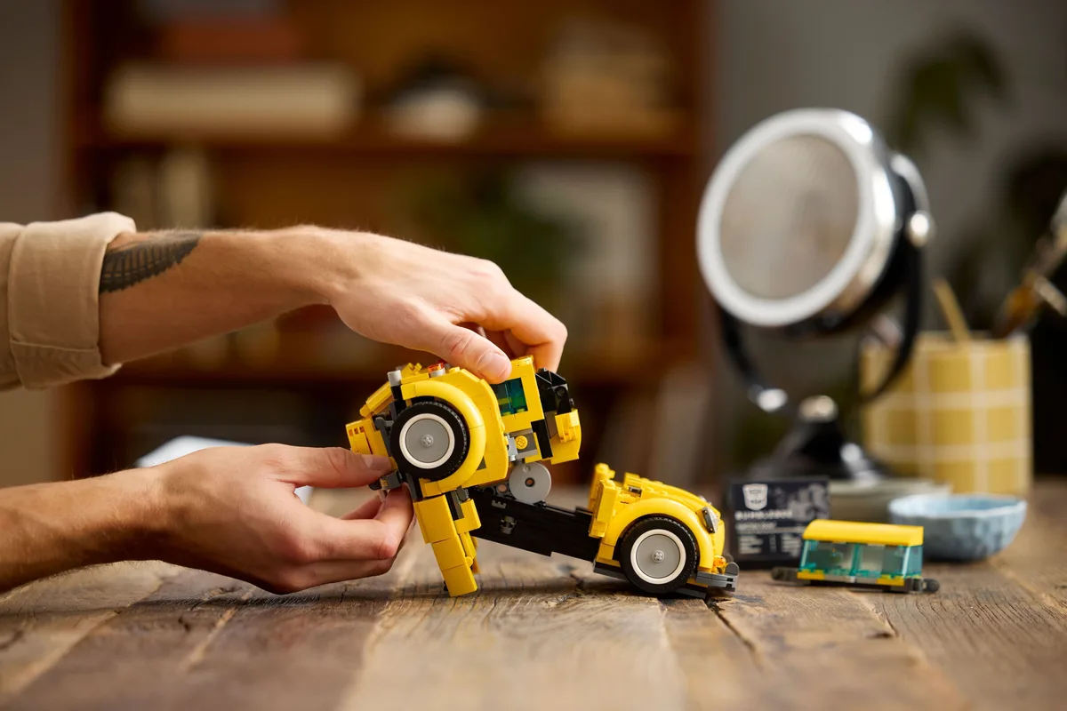 Конструктор LEGO Icons Трансформери 18+ Різнокольоровий