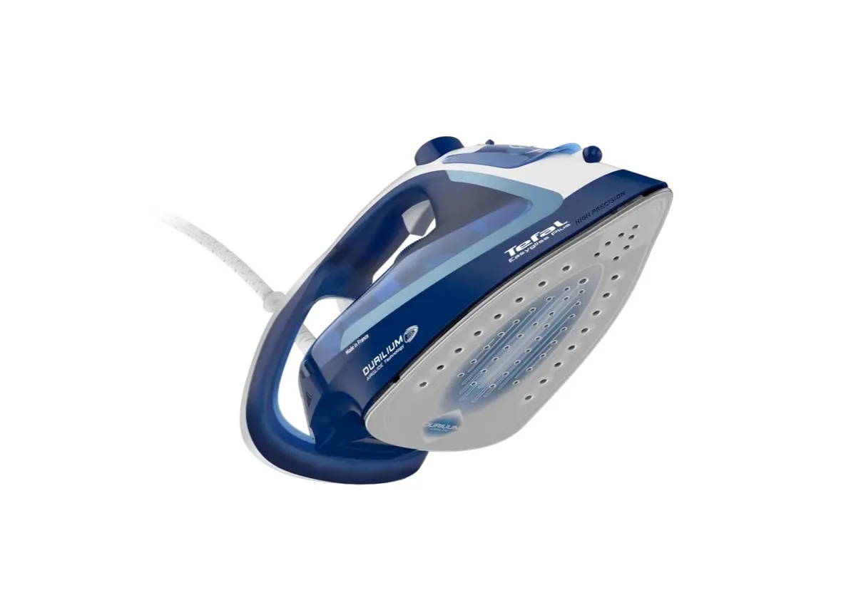 Парова праска Tefal Easygliss Plus, 2500 Вт, 270 мл, потужний паровий удар - 220 г, постійна подача пари - 45 г, керамічна підошва