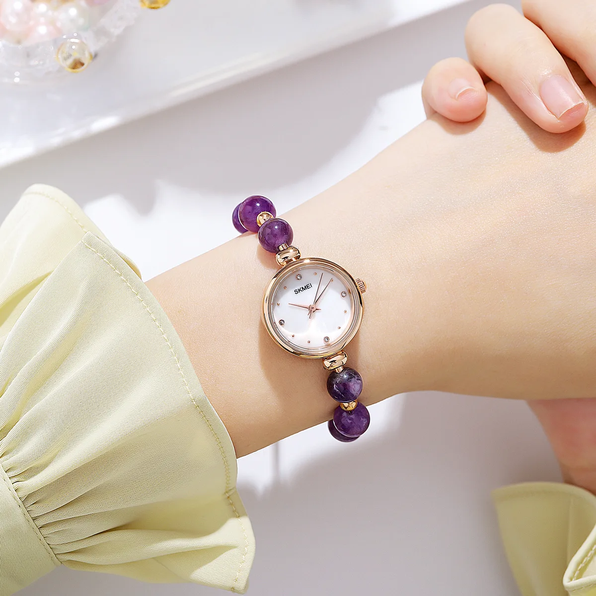 Годинники Skmei кварцеві з цинкового сплаву 22 мм рожеве золото з ремінцем з каменів та міді Фіолетові