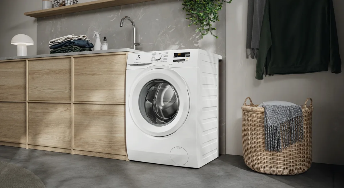Пральна машина Electrolux з фронтальним завантаженням, 8 кг, 1400 об/хв, клас енергоспоживання A, ширина 58 см, дисплей, інверторн