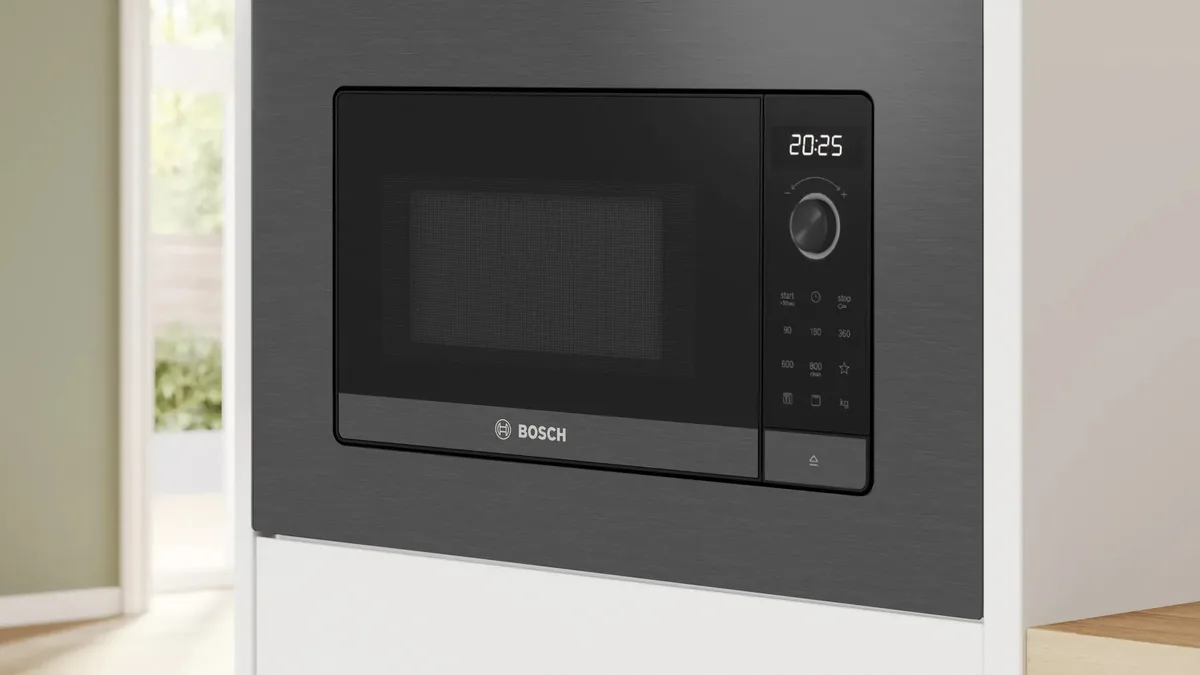 Встроенная микроволновка Bosch, 20 л, электронное управление, 800 Вт, дисплей, черный из нержавеющей стали