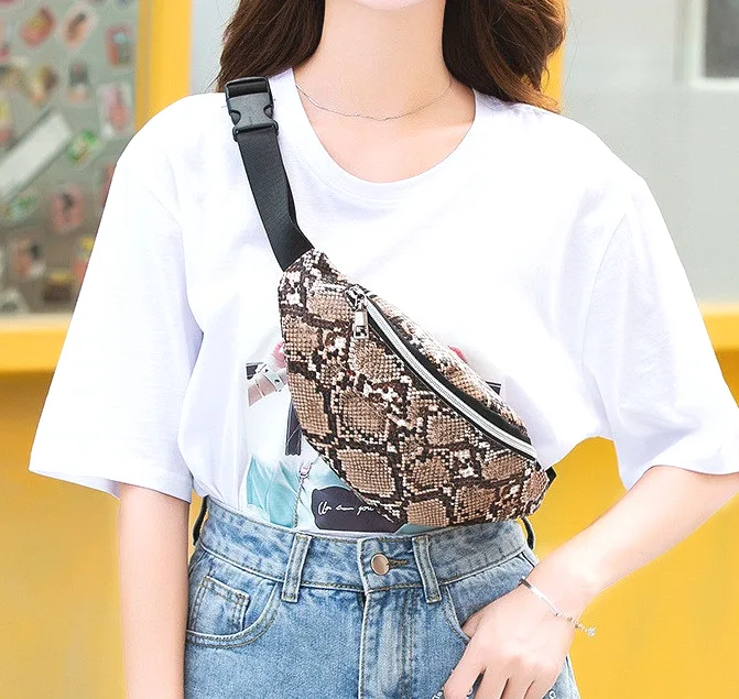 Женская сумка бананка экокожа малый 27х12х7 см коричневая