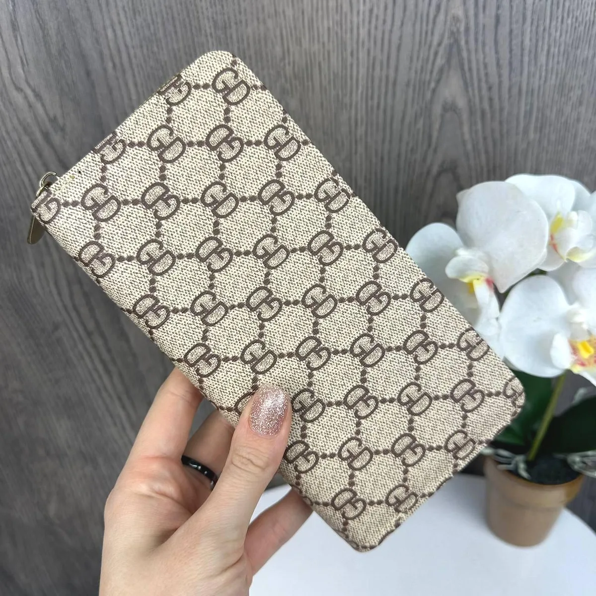 Жіночий гаманець-клатч на блискавці 20x10x2,5 см екошкіра бежевий