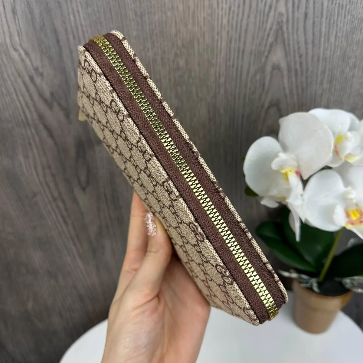 Жіночий гаманець-клатч на блискавці 20x10x2,5 см екошкіра бежевий