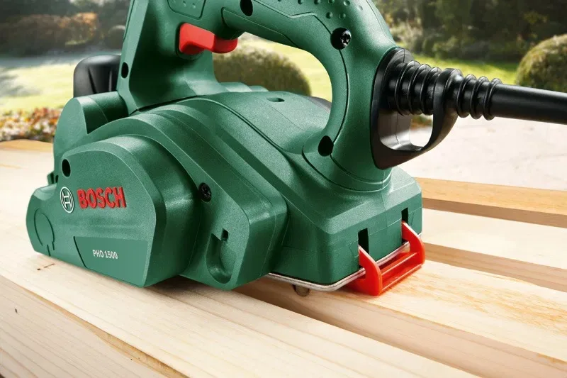 Рубанок Bosch PHO 1500 550Вт 82мм стругання до 1,5мм для обробки дерева стругальний апарат