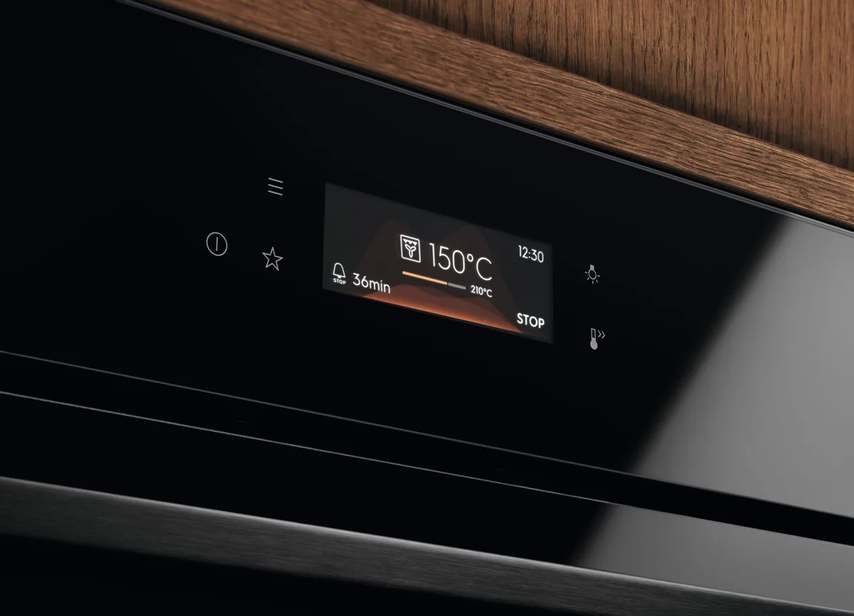 Електрична духова шафа Electrolux, 72 л, клас енергоспоживання A+, з дисплеєм, функцією конвекції, піролізом та телескопічними нап