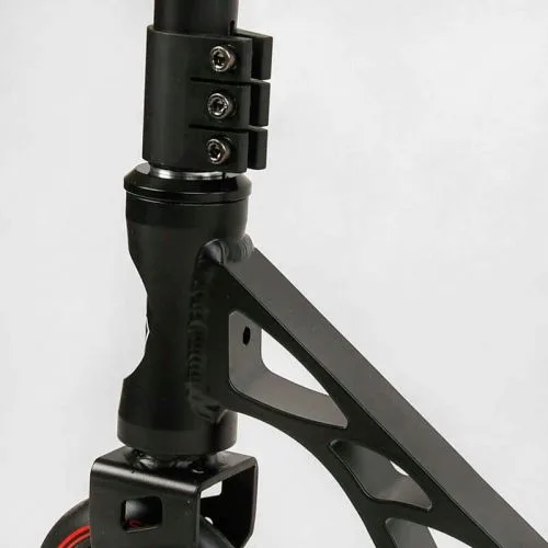 Труковий самокат Best Scooter Reactor HIC-система з алюмінієвим диском та дека для трюків катання на скейтпарку та вулиці.
