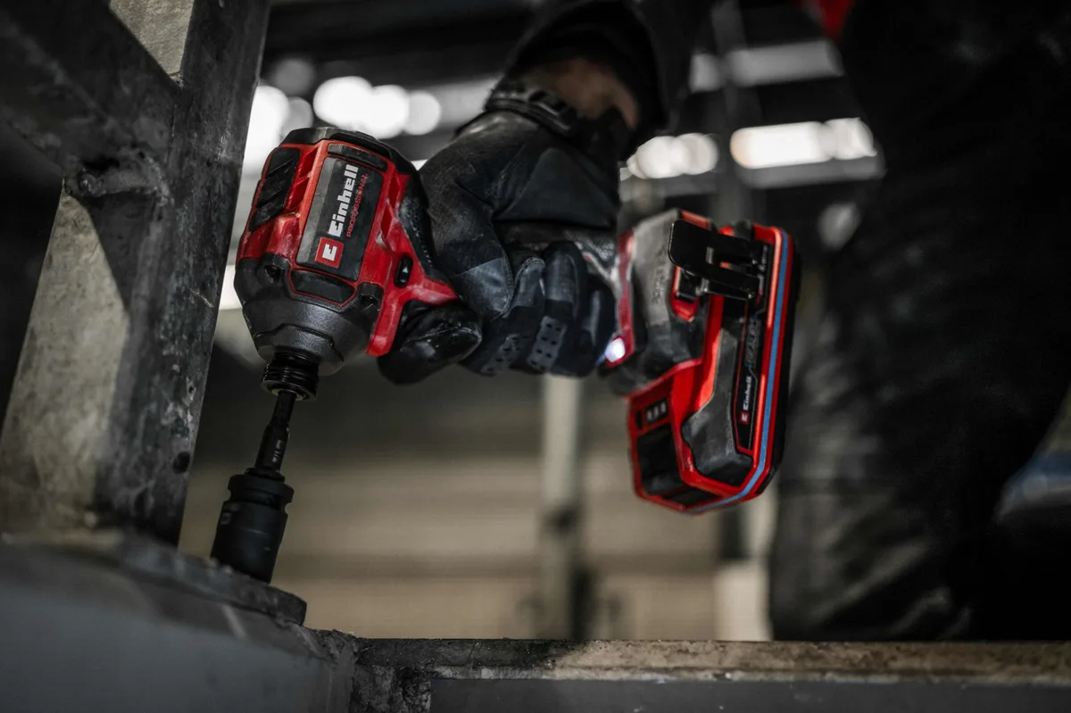 Акумуляторний ударний гвинтоверт Einhell Professional TP-CI 18/250-C Li BL - Solo 18В, 250Нм, 0-2800 об/хв, 0.95 кг