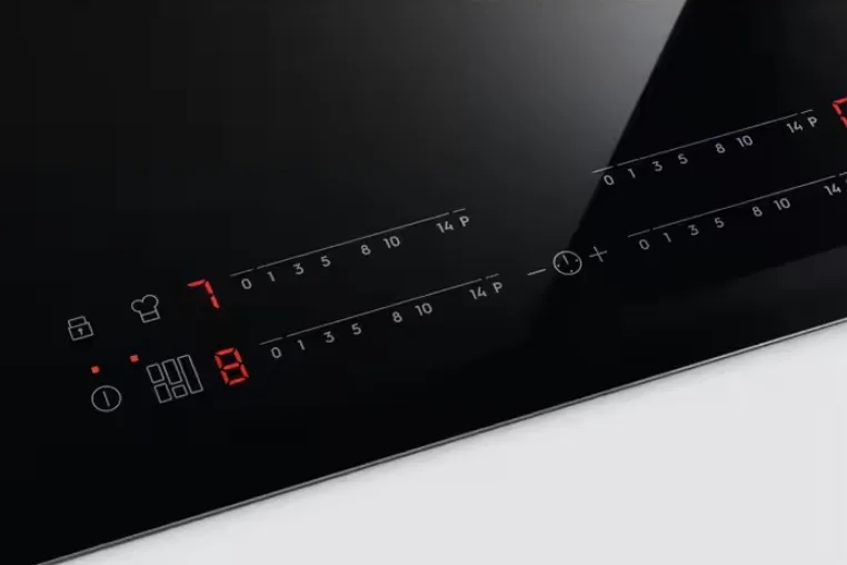 Варочная поверхность Electrolux индукционная 71см черная с расширенной зоной для приготовления пищи и функцией Bridge