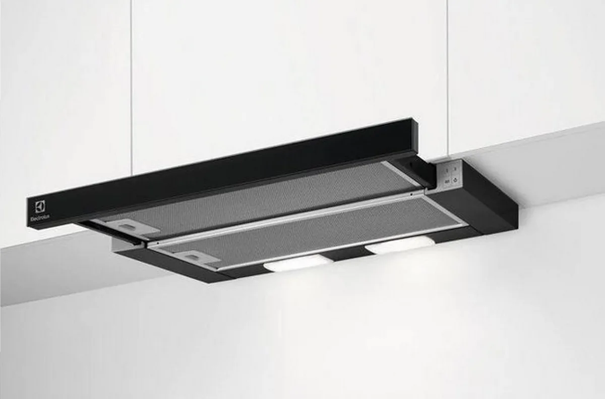 Телескопічна витяжка Electrolux, 59 см, продуктивність 410 м3/год, чорного кольору.