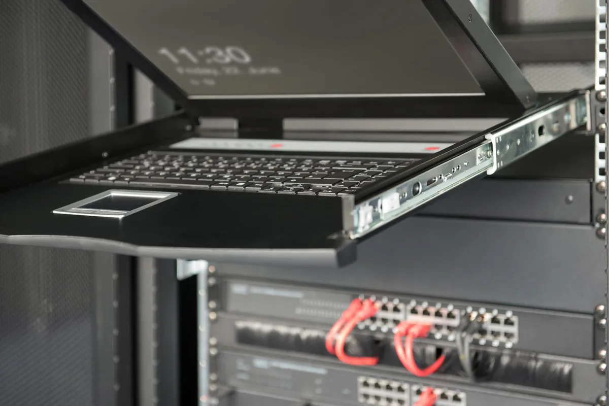 Консоль DIGITUS Modular 19" TFT, 8 port KVM, US keyboard, RAL 9005
