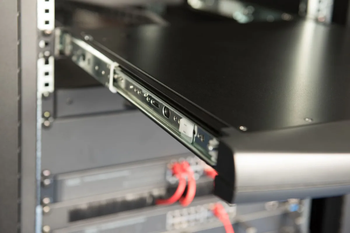 Консоль DIGITUS Modular 19" TFT, 8 port KVM, US keyboard, RAL 9005
