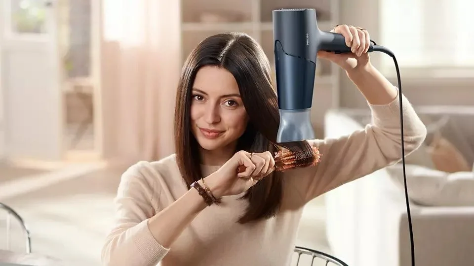 Фен Philips 5000 Series, 2300Вт, 3 скорости, диффузор, ионизация, холодный обдув, темно-синий