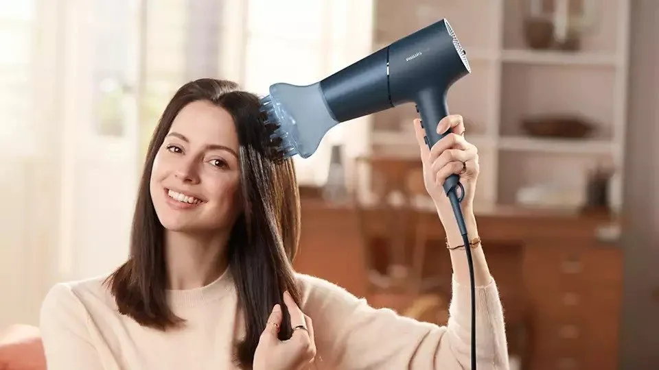 Фен Philips 5000 Series, 2300Вт, 3 скорости, диффузор, ионизация, холодный обдув, темно-синий