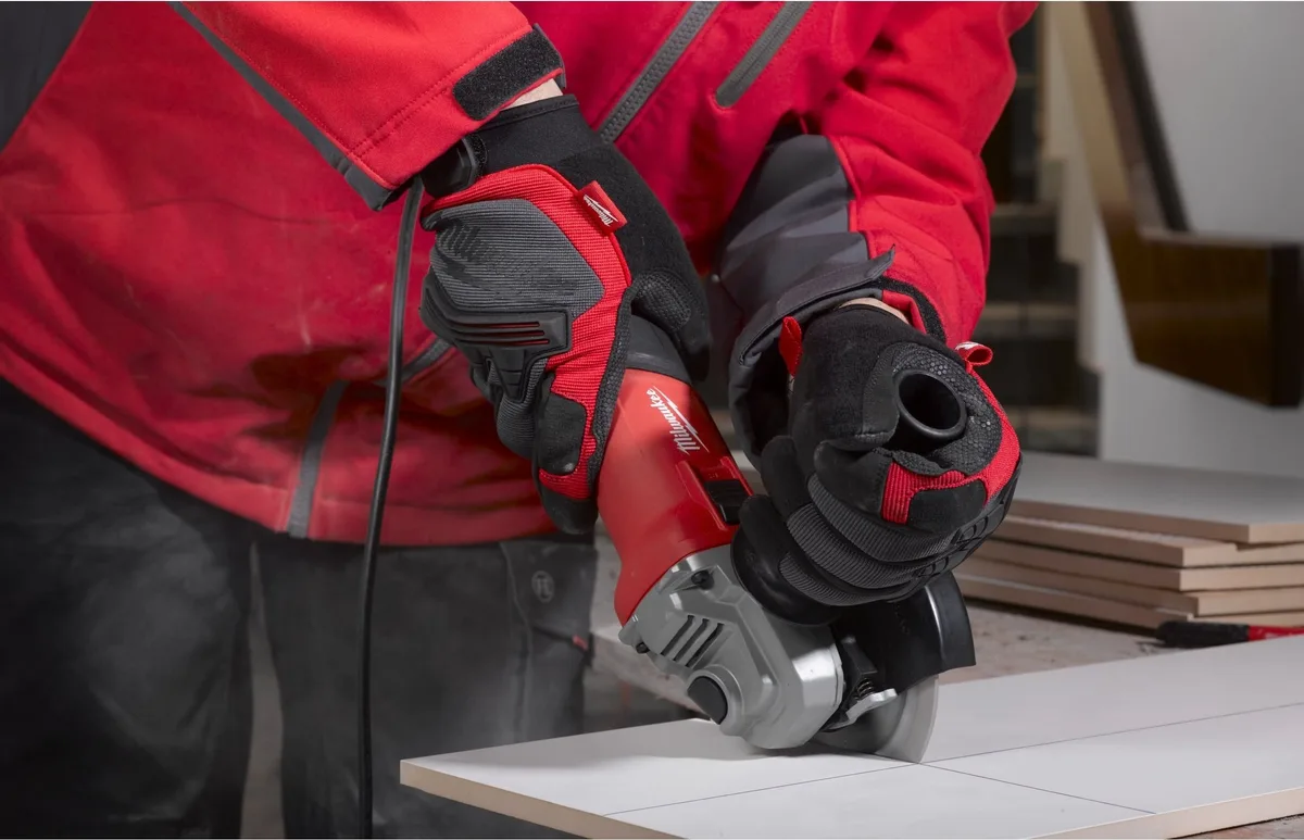 Кутова шліфувальна машина Milwaukee AG 800-125EK, 125 мм, 800 Вт, 11500 об/хв, 2 кг.