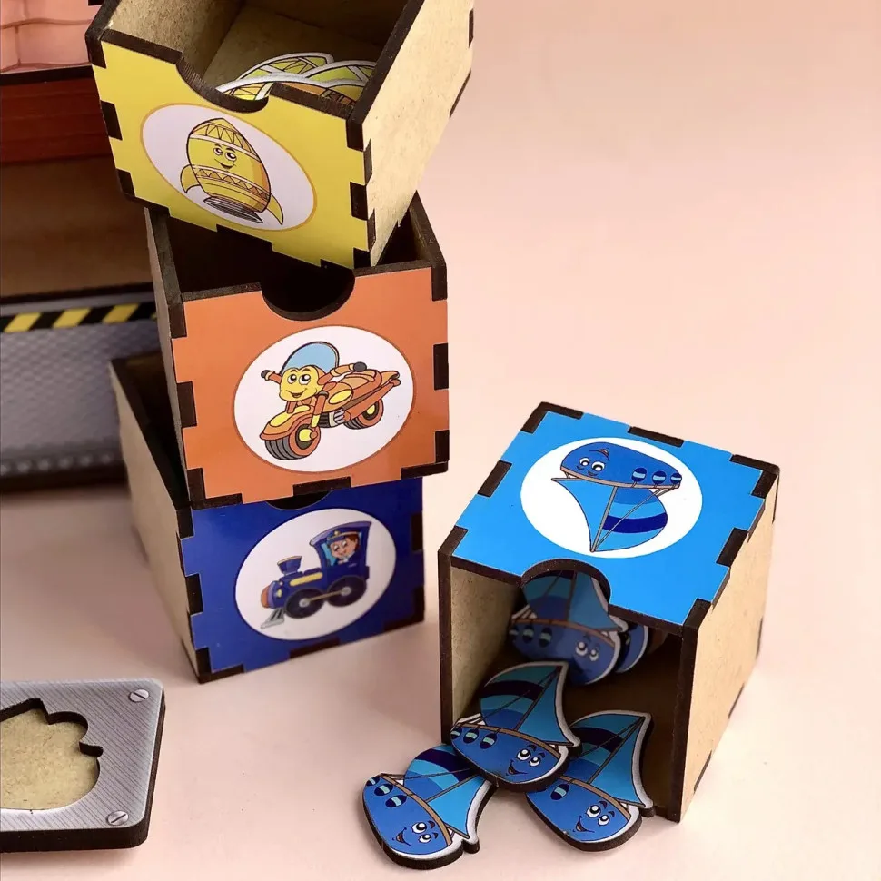 Дерев'яна настільна гра Ubumblebees для сортування 6 планок 30 фігур кольорових 4 ящики