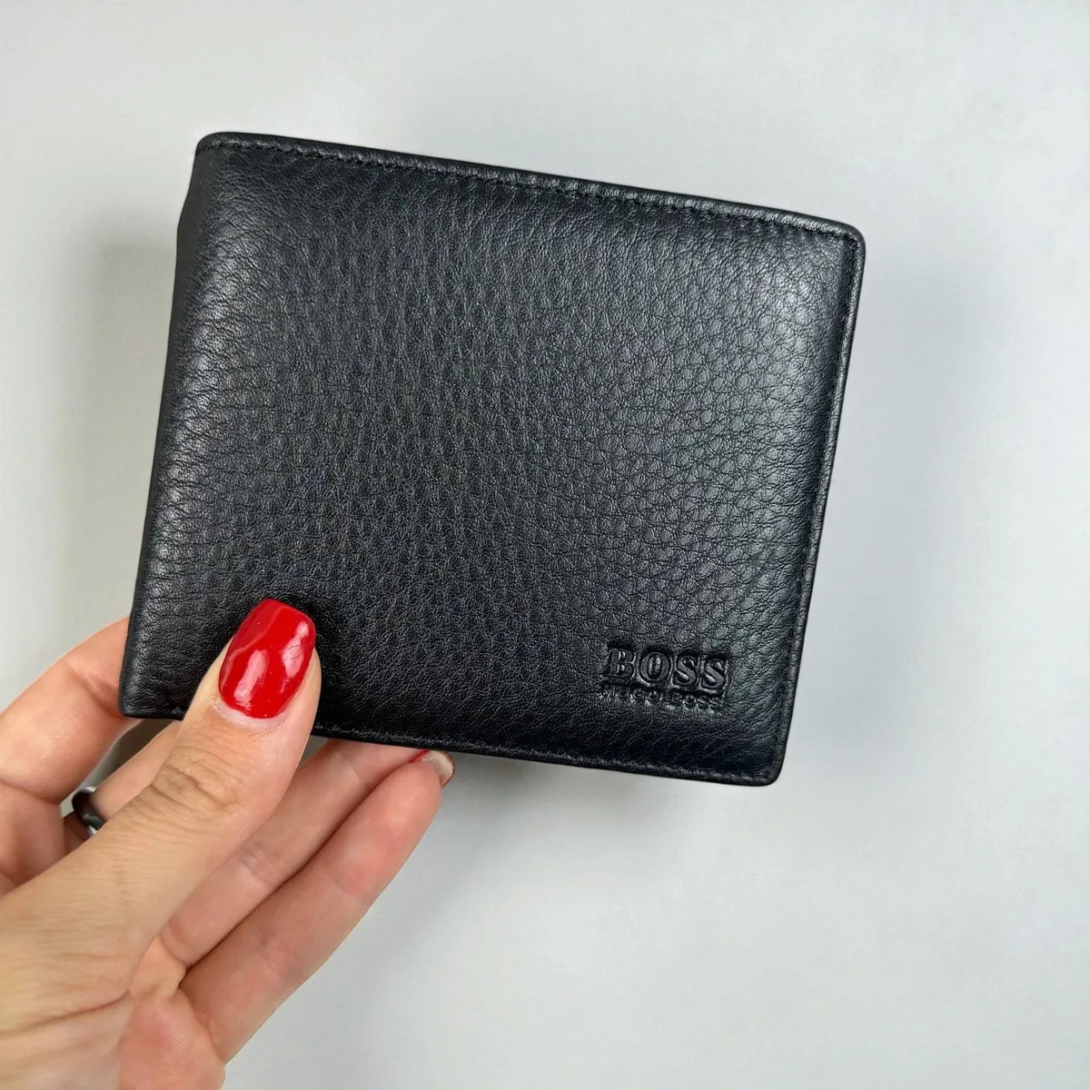 Чоловічий шкіряний гаманець Hugo Boss чорний натуральна шкіра 12х10х1,5 см