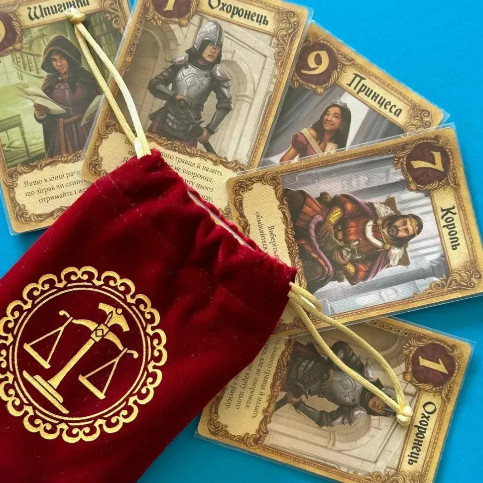 Настольная карточная игра Lord of Boards 21 персонаж картон 16,2x12,5x3,2 см разные цвета