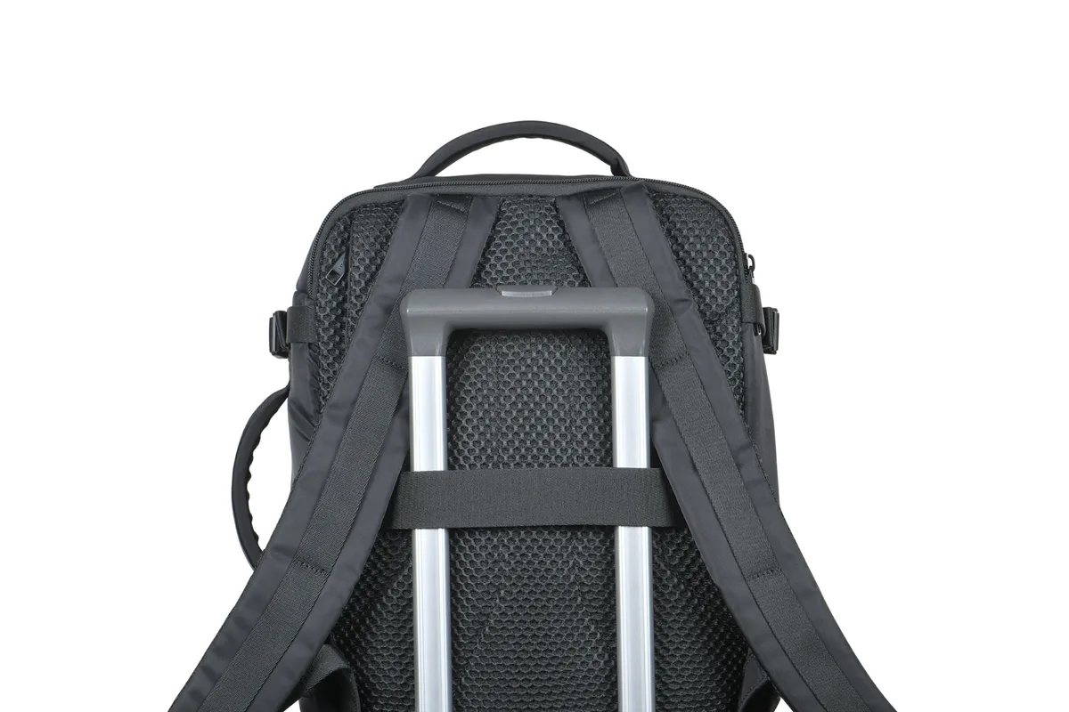 Рюкзак дорожній Tucano TUGO Premium CABIN 16", 23л, чорний