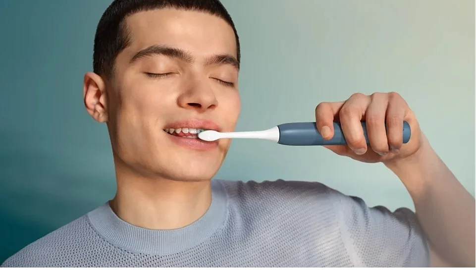Електрична зубна щітка Philips Sonicare 2100, комплект з 2 насадок, колір морської хвилі.