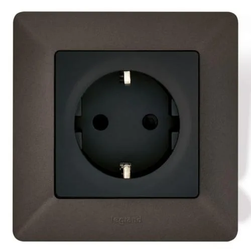 Розетка 2К+З Schuko Legrand Valena Life, 16А, 250V, зі шторками, автоматичні клеми, матовий чорний