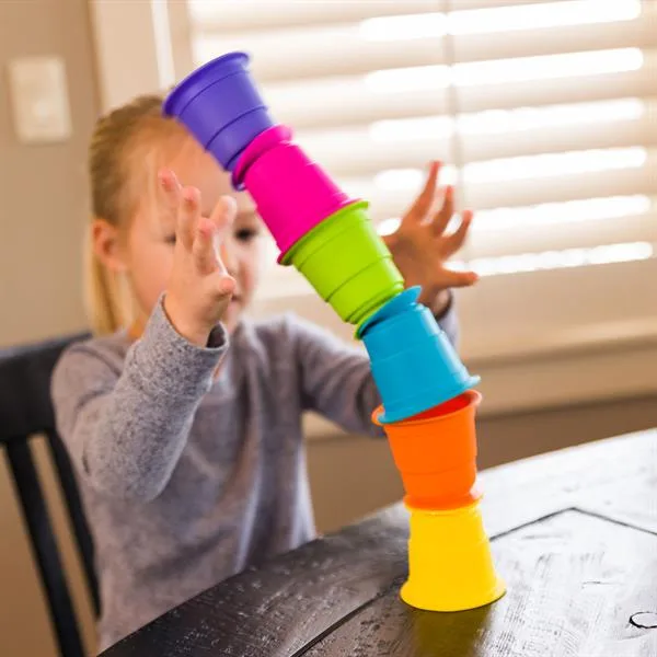 Тактильная игрушка Fat Brain Toys Силиконовые чашки 6 штук Разноцветные
