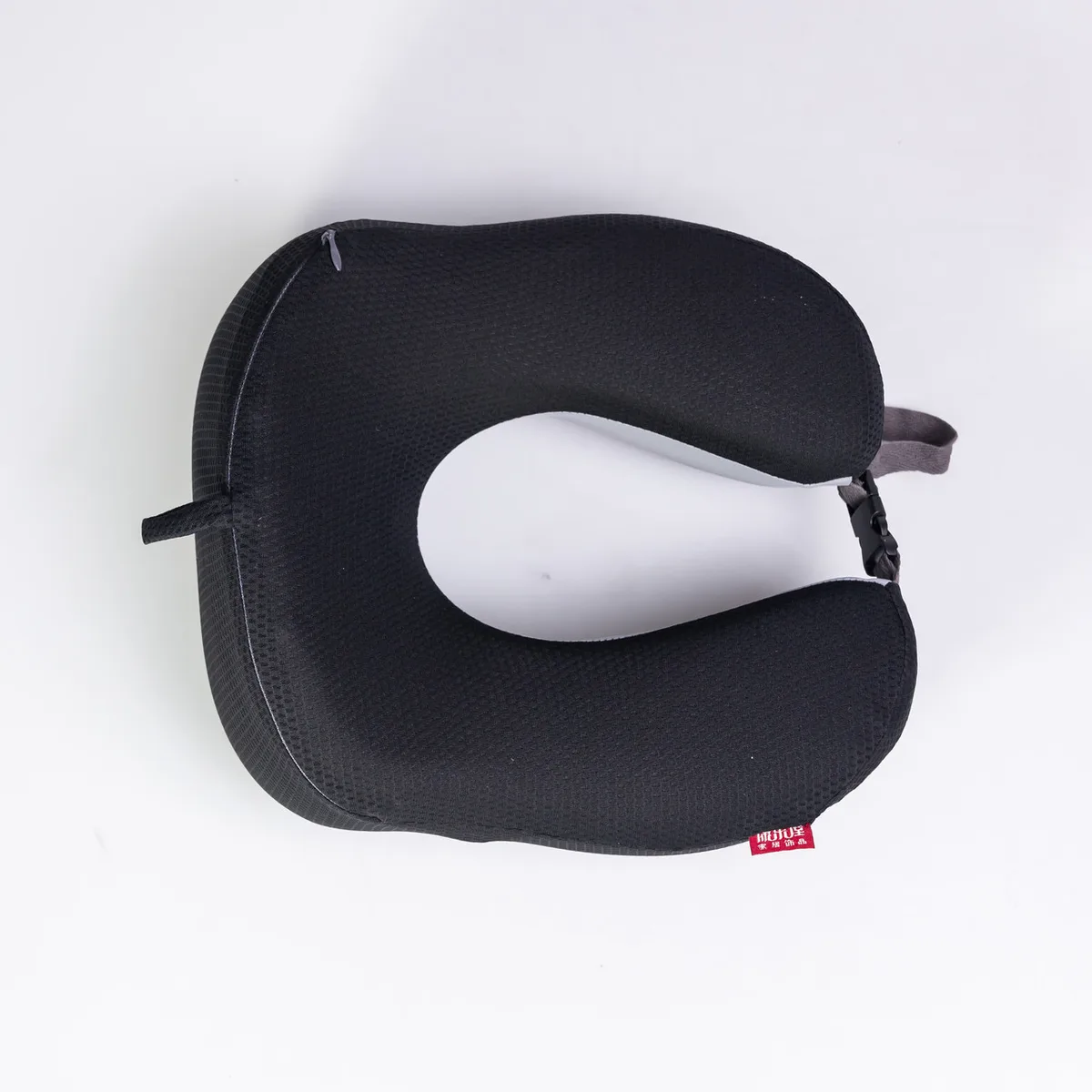 Подушка для шеи Camelback Memory Foam U-образная 25х23х14 см черная