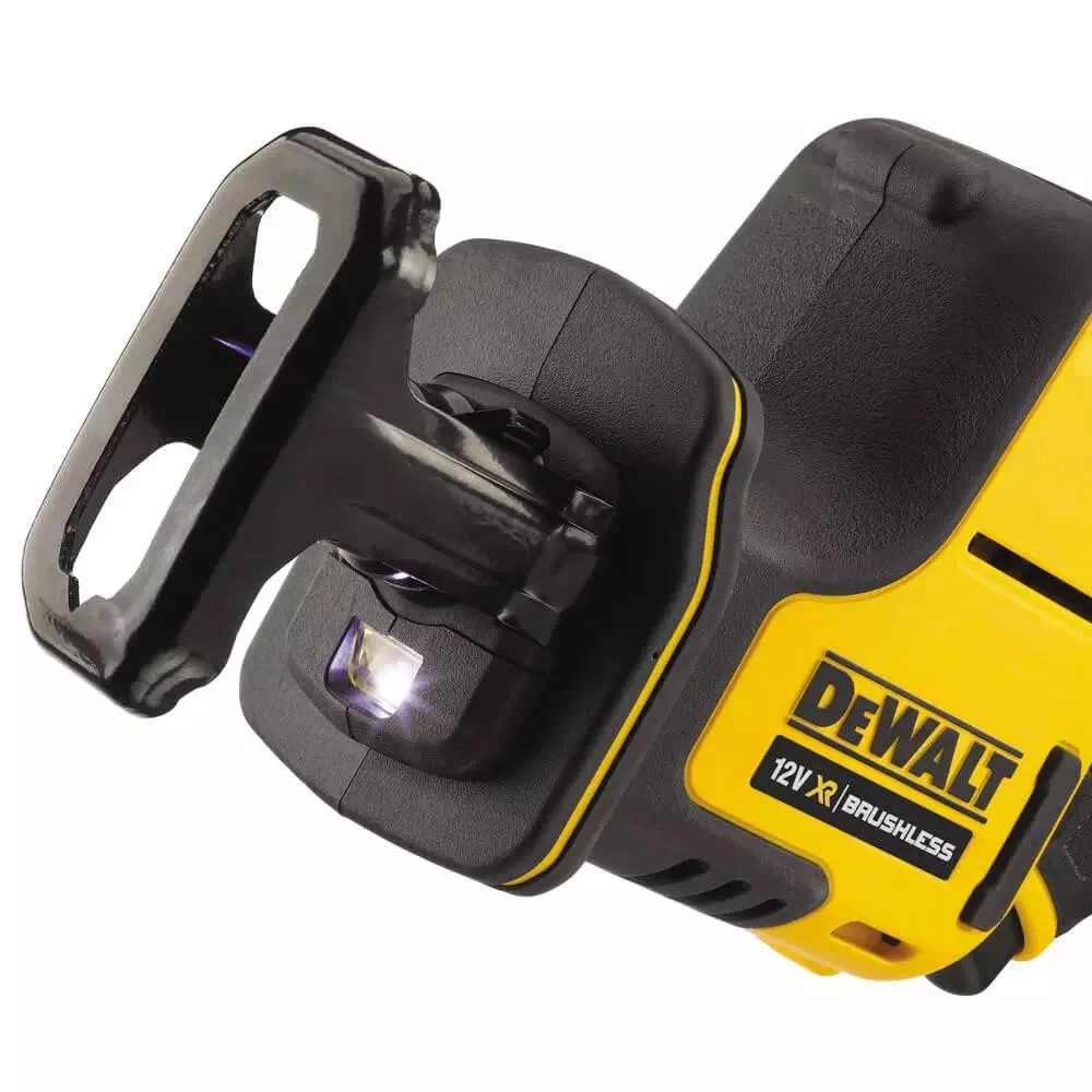 Акумуляторна шабельна пила DeWalt XR Li-ion 10.8/12В, глибина пропилу 90мм, швидкість 0-2800 об/хв, вага 1.38кг, без акумулятора т