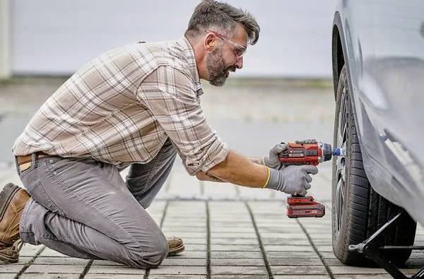 Акумуляторний ударний гайковерт Einhell Professional IMPAXXO 18/400 - Solo PXC 18В, 400Нм, 2100-3300об/хв, вага 2кг.
