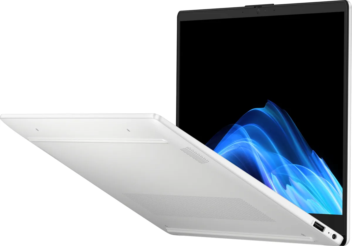 Ноутбук HP 15-fd2020ua 15.6" FHD IPS AG, Intel U7-255U, 16GB, F512GB, UMA, DOS, серебристый.