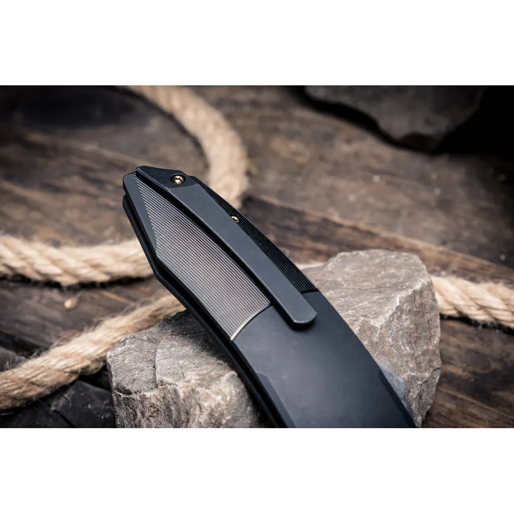 Складаний ніж Weknife титановий 224,5 мм чорний M390