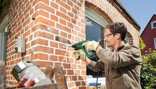 Перфоратор Bosch 600Вт 2,2кг ударний для свердління в бетоні та цеглі довбання закручування