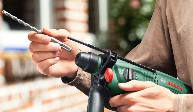Перфоратор Bosch 600Вт 2,2кг ударний для свердління в бетоні та цеглі довбання закручування