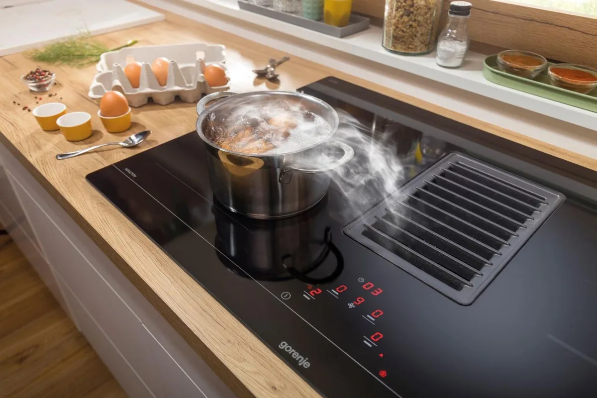 Варильна поверхня Gorenje індукційна 83см з витяжкою чорна для кухні з розширеною зоною 700м3/год