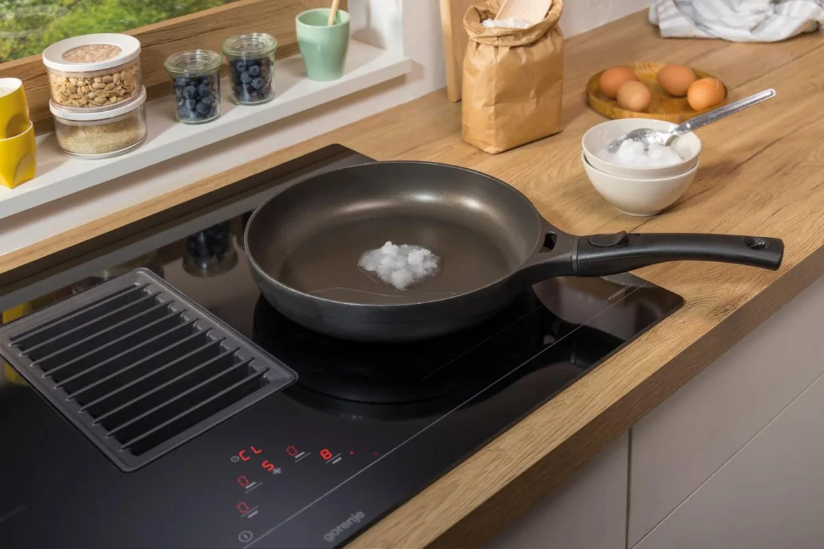 Варильна поверхня Gorenje індукційна 83см з витяжкою чорна для кухні з розширеною зоною 700м3/год