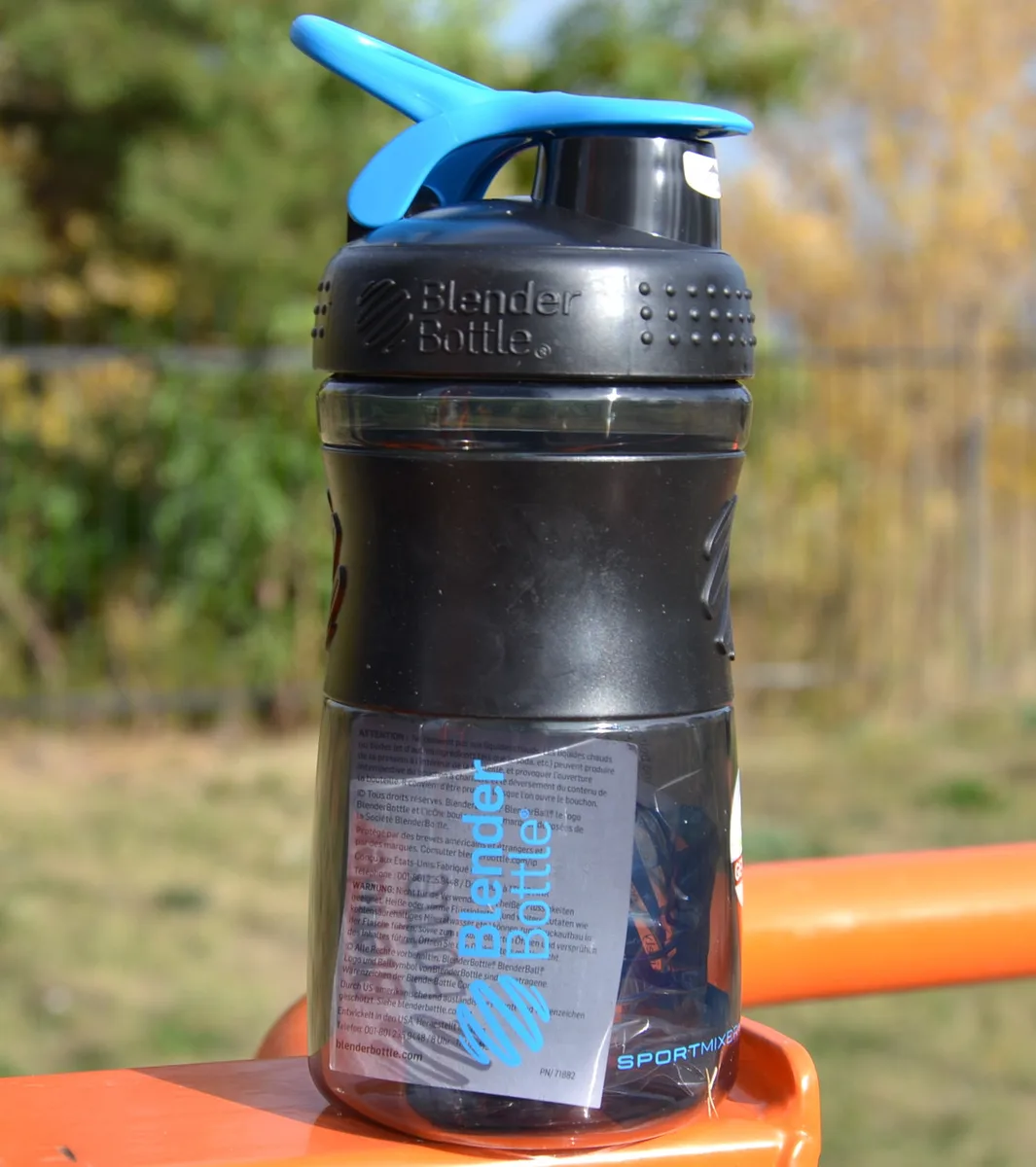 Шейкер BlenderBottle Tritan 590 мл Чорний з віночком
