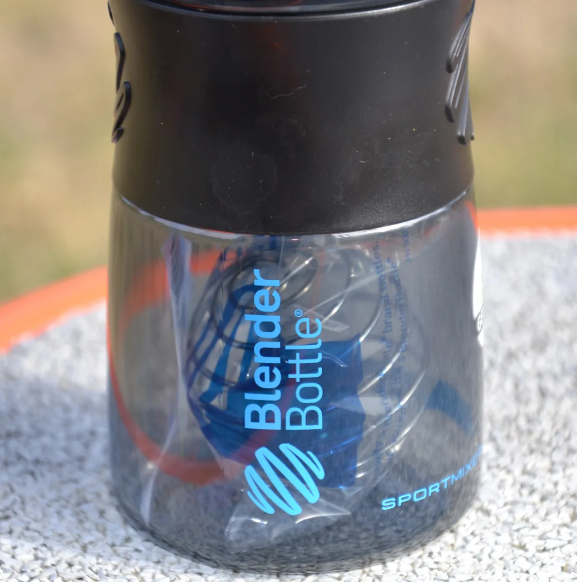Шейкер BlenderBottle Tritan 590 мл Чорний з віночком