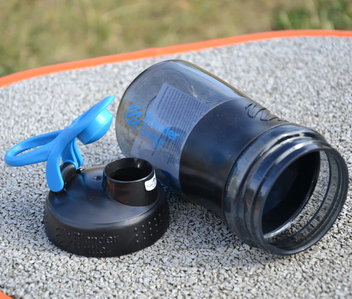 Шейкер BlenderBottle Tritan 590 мл Чорний з віночком