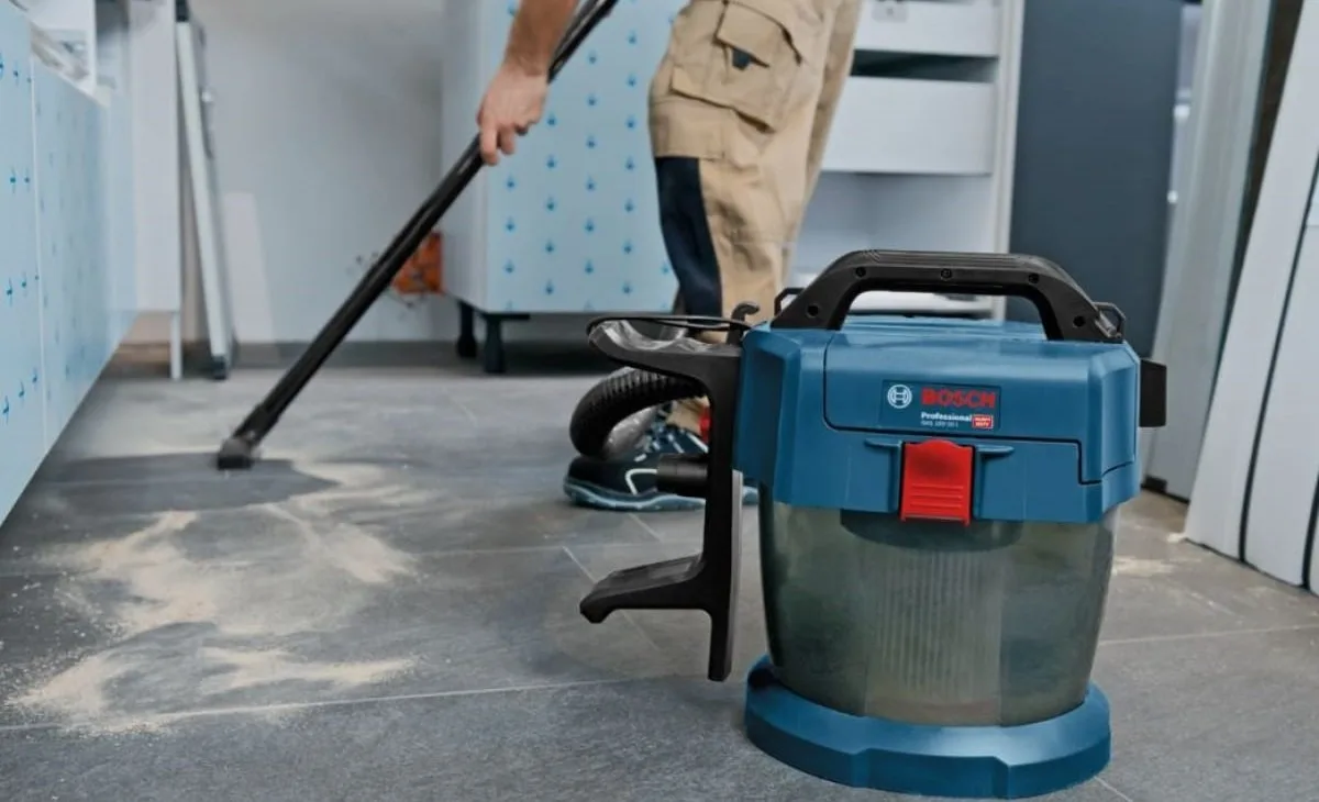 Акумуляторний професійний пилосос Bosch Professional GAS 18V-10 L 18V 90мБар без батареї та зарядного пристрою.