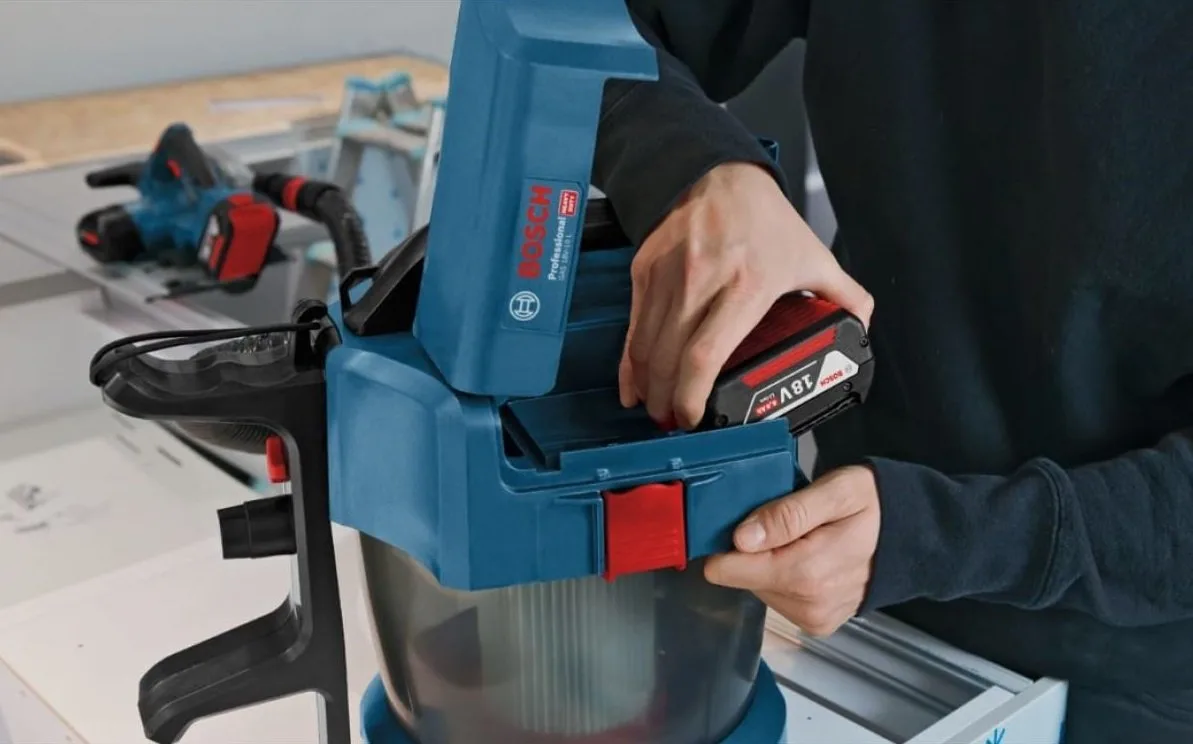 Акумуляторний професійний пилосос Bosch Professional GAS 18V-10 L 18V 90мБар без батареї та зарядного пристрою.