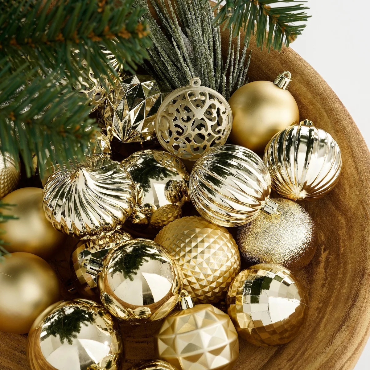 Ялинкові кулі Mica Decorations пластикові 60 шт Ø 7,6 см шампанське